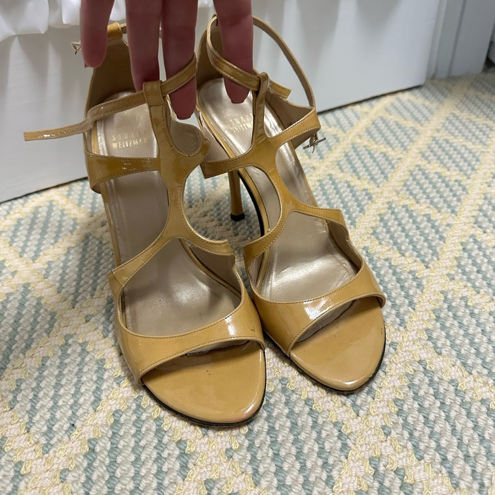 Stuart Weitzman Tan/yellow patent leather heel sandals